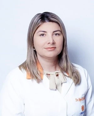Dra. Raquel Ruviaro Odorissi - CRM 29931 - Diretora Clínica